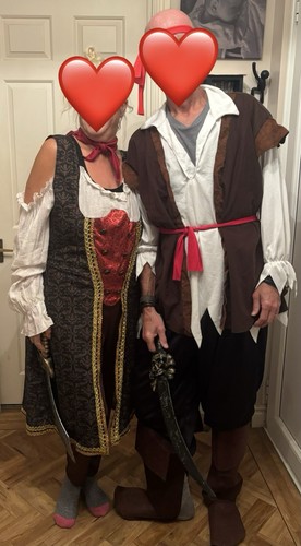 Mrs captain pirate - &, deck