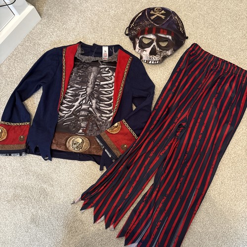 Halloween pirate skeleton - pirate,