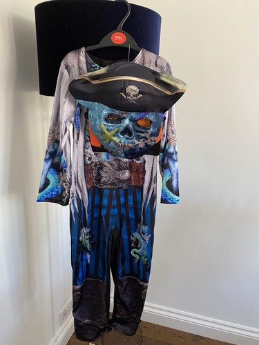 Halloween pirate costume - halloween,