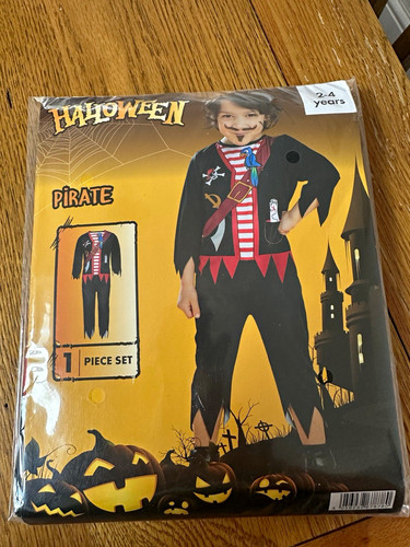 Halloween pirate costume - pirate,