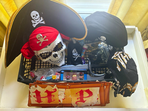 Pirate bundle skeleton - &,